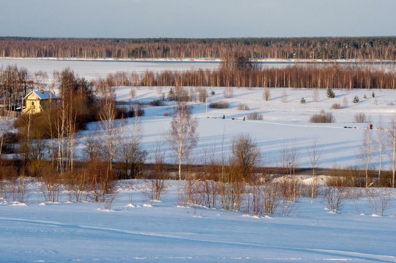 ГОСТИНИЦА ДОМИК РЫБАКА У РЕКИ КЕРА VLADYCHNOYE (Россия) | NOCHI